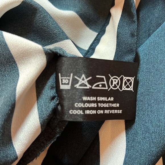 CRISS CROSS CROPPED STRIPED BLOUSE BY Diesel Size Small - Picture 9 of 9